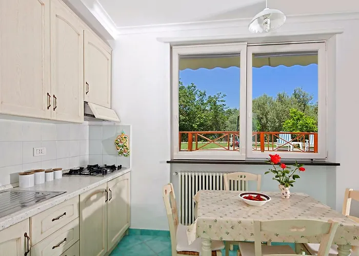 Parco Vittoria Holidays House Affittacamere 4*