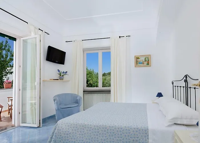 Parco Vittoria Holidays House Affittacamere 4*